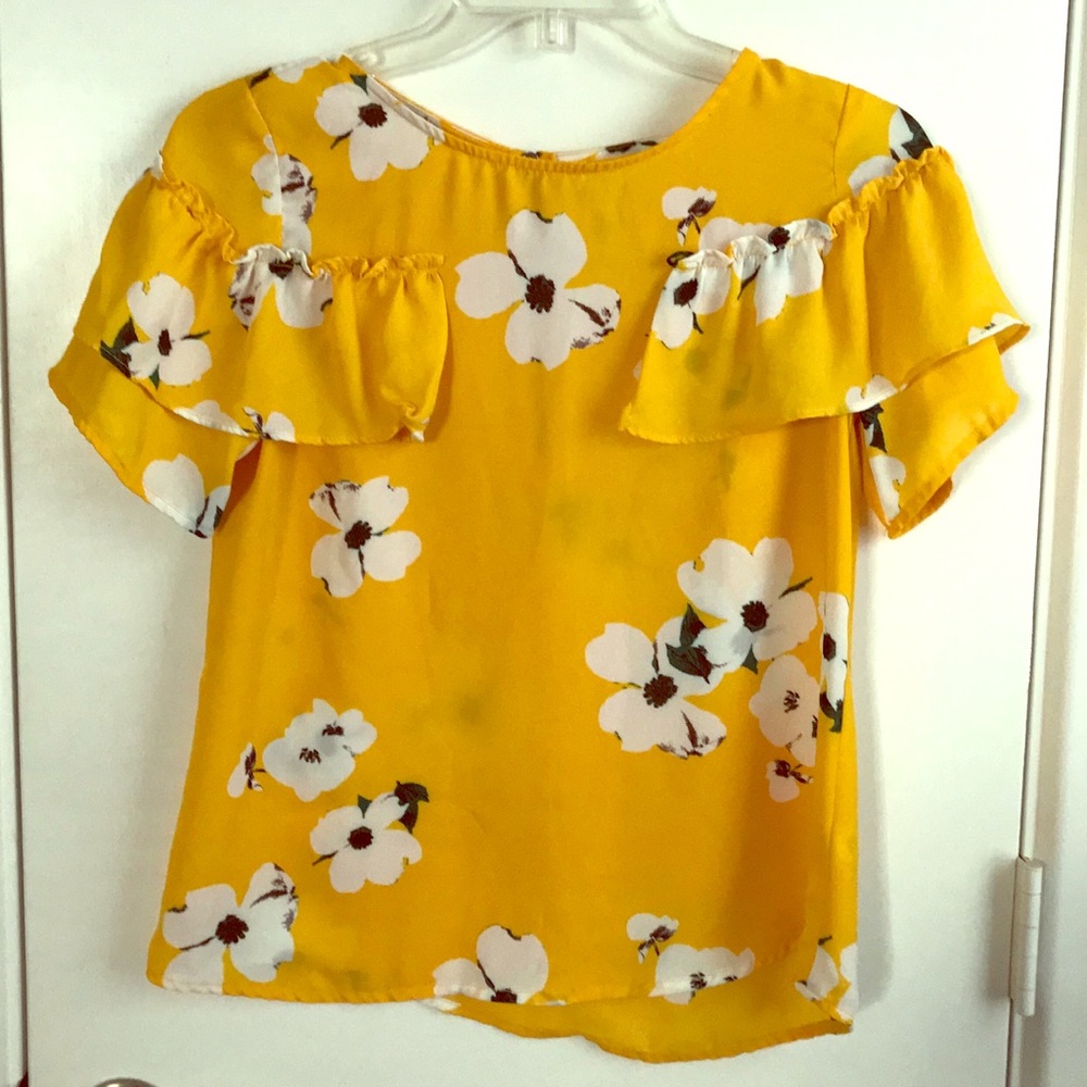 ‼️SOLD‼️Yellow floral blouse 🌼
